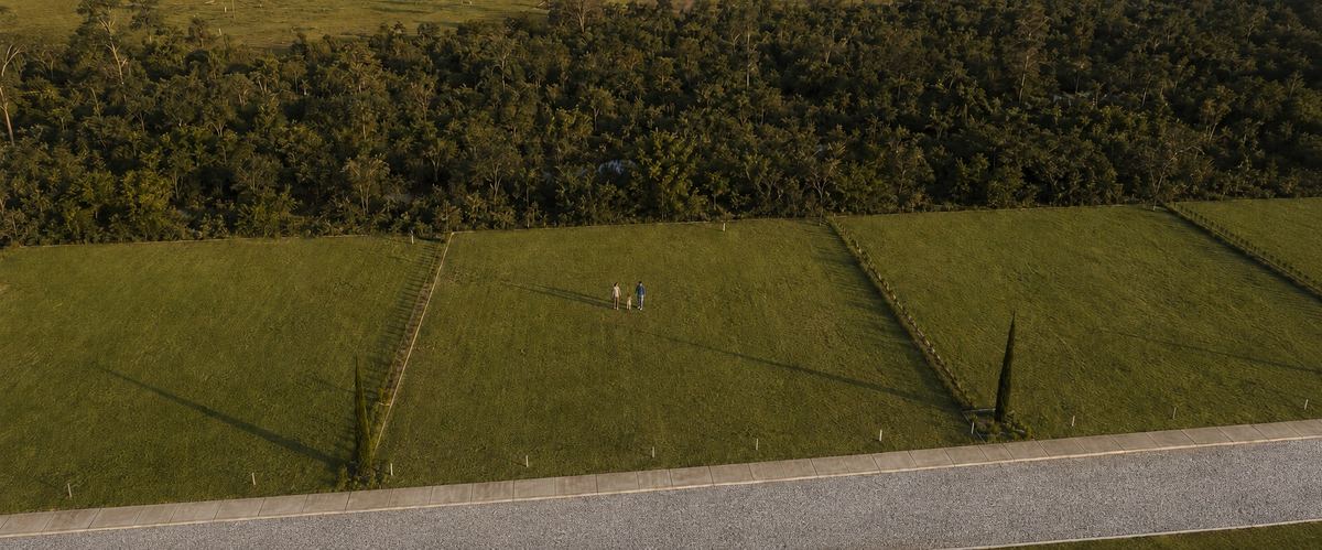 Vista aérea da implantação do Reserva Vale Europeu, fileira única de lotes